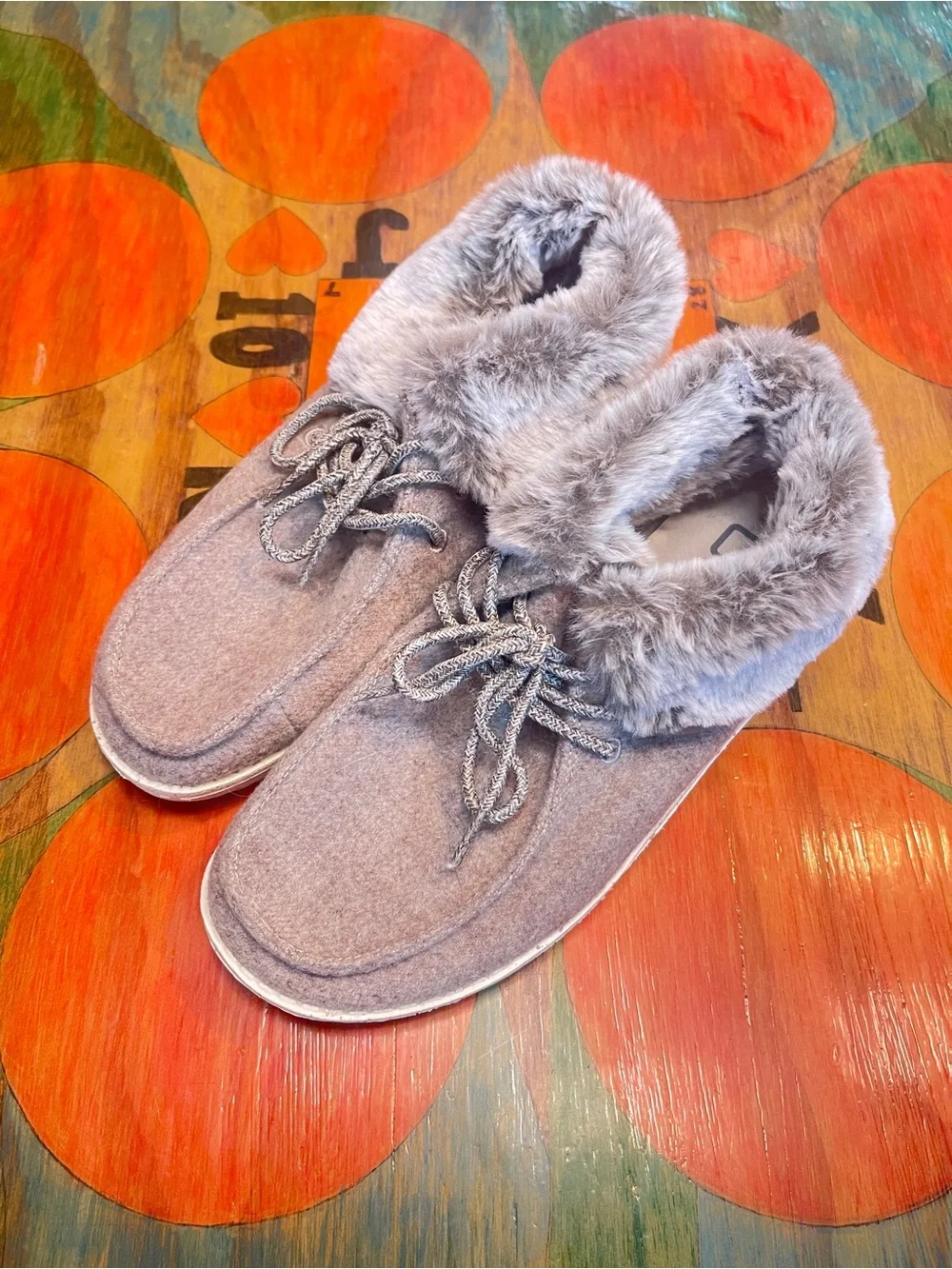 Hey Dude BRITT Charcoal Gray Fur Lined Lace-Up Shoes Size 6 Cozy Casual Comfort
